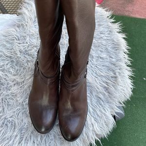 Adorable riding boots!